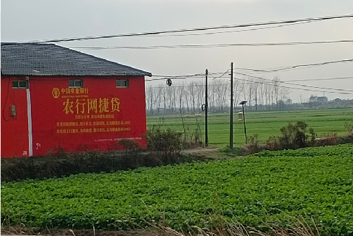 德格如何防止墙体广告褪色呢？