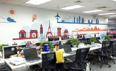 德格教你设计办公室墙绘的方法。